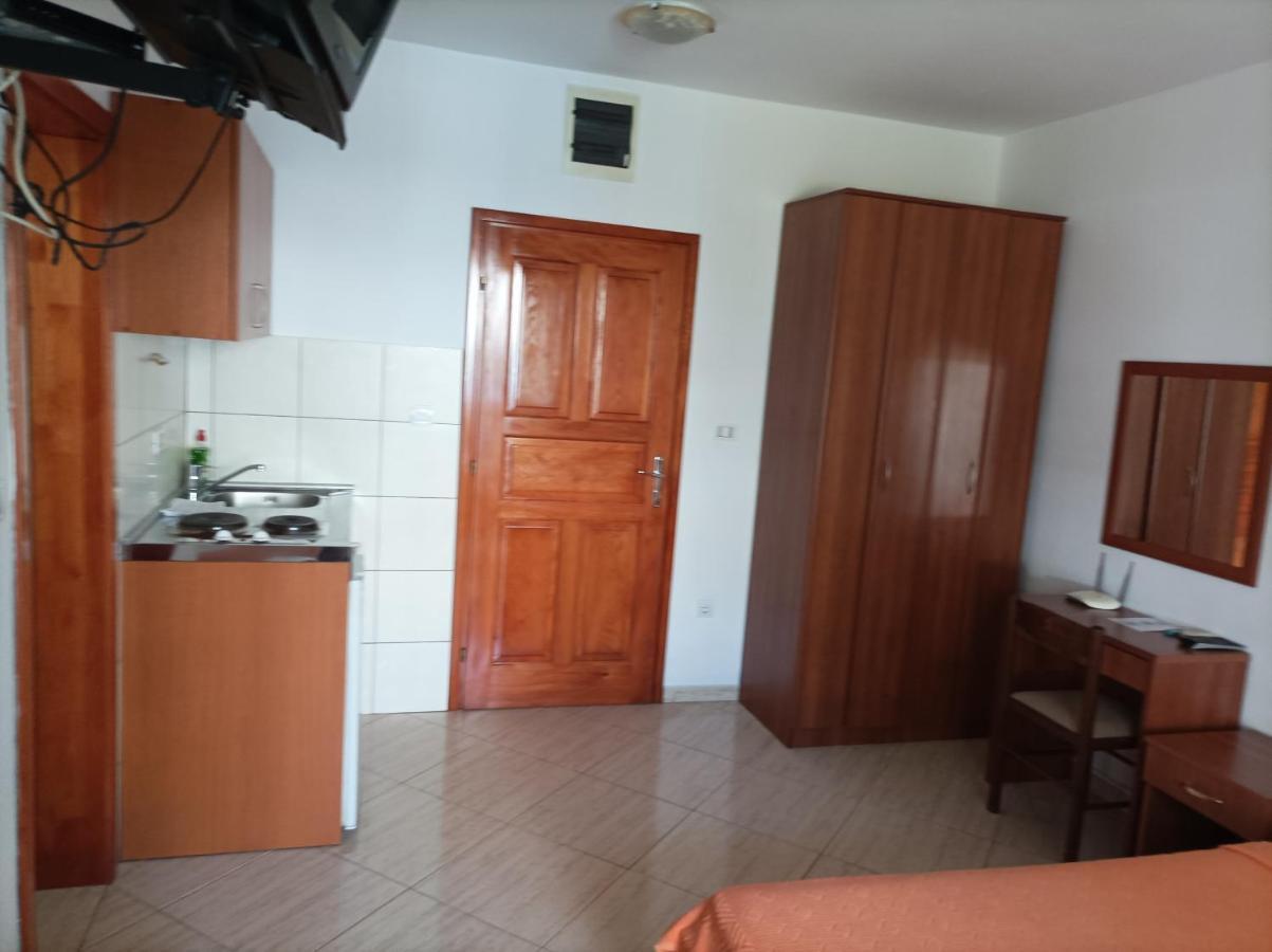 בודווה Apartmani Bastrica מראה חיצוני תמונה