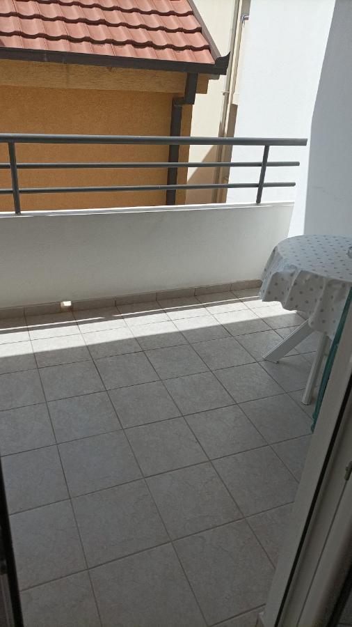 בודווה Apartmani Bastrica מראה חיצוני תמונה